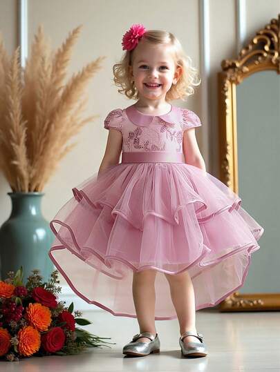 女婴连帽袖刺绣亮片薄纱花童拖尾礼服，适合生日、度假、外出等场合，面料和花卉图案随机裁剪，不含头饰。