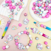 28 piezas Cuentas de silicona con tema de aprendizaje, incluyendo: 3D Manzana roja de cuaderno, Pajarita de silicona rosa, Cuentas redondas de flores pequeñas de colores para hacer joyas, aretes, collares, bolsos, cadenas de teléfono, brochas de maquillaje, manualidades DIY, adecuado para regalos de vacaciones, cumpleaños, vuelta al cole, Halloween, Acción de Gracias, Navidad - Serie de papelería - Ver 8