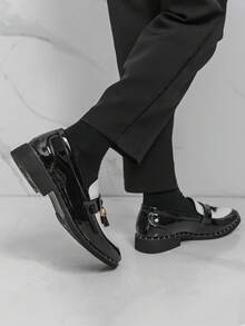 男士尖头复古英伦风流苏乐福鞋，舒适休闲办公正装鞋，适合婚礼等场合 - 黑與白 - 查看 3