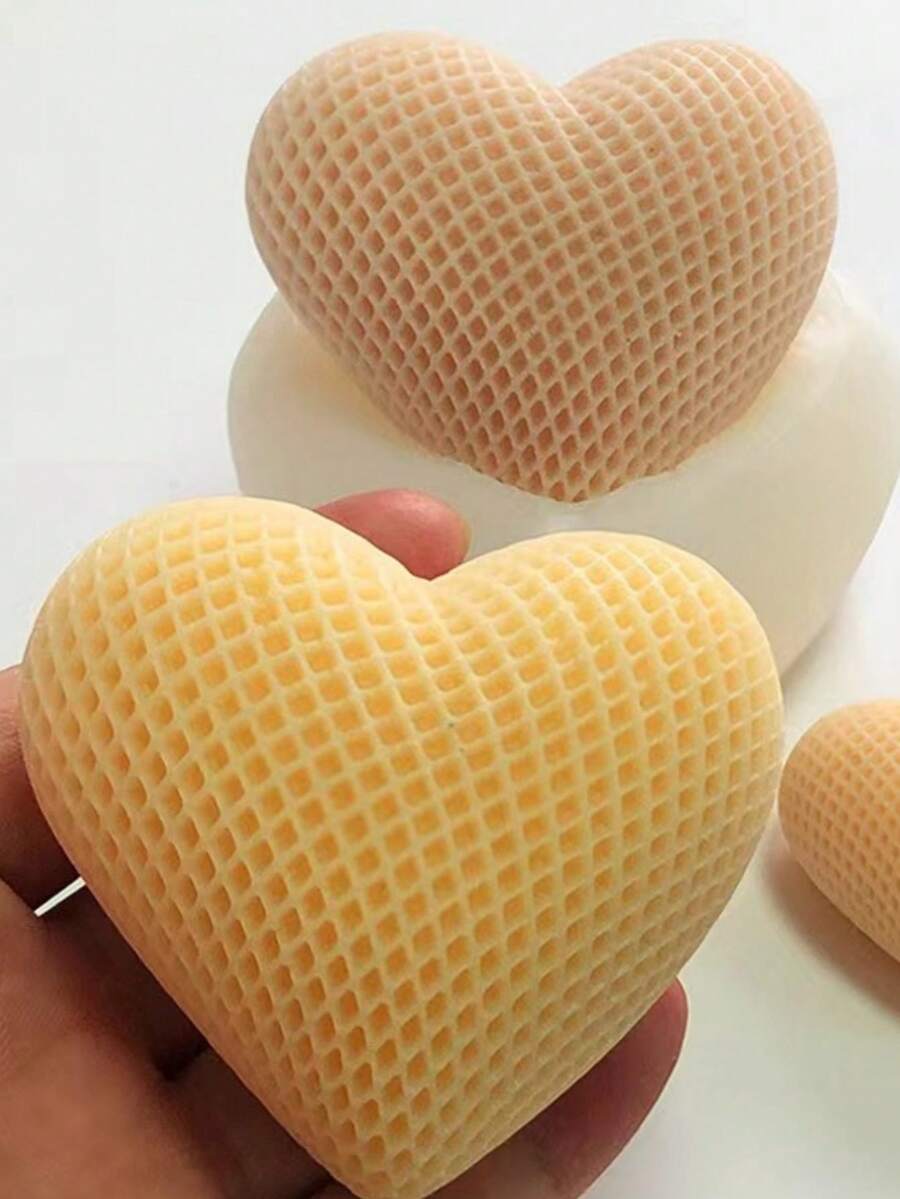 3D Floral Heart Silicone Mold, Knitted Heart Shaped Candle/Soap Mold, DIY Valentine's Day Heart Plaster Candle Making Home Decor Tool, Valentine's Gift - White - View 1