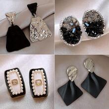 1 Pair Black Irregular Pleated Geometric Earrings With Glass Beads Elegant High-End Studs Light Luxury Versatile Ear Jewelry,Suitable For Daily Wear,Party,Date,Banquet,Valentine's Day,New Year Gift,For Women - 32 - 查看 1