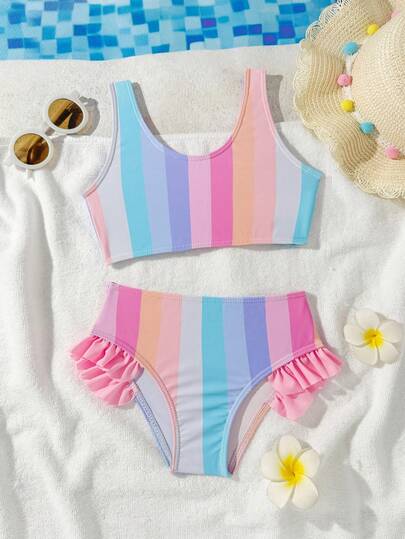 Bộ bikini kẻ sọc nhiều màu sắc dành cho bé gái, thích hợp cho kỳ nghỉ.