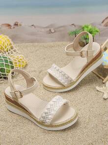 1双女童夏季休闲凉鞋，时尚针织，多功能厚底，魔术贴设计，轻便舒适，适合日常、度假、上学穿着的坡跟凉鞋