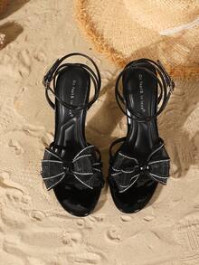 On feet& in love 女士时尚优雅圆头蝴蝶结系带露趾高跟凉鞋，适合搭配连衣裙 - 黑色 - 查看 6