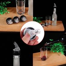 35ml Practical Plastic Liquor Spirit Pourer Flow Wine Bottle Pour Spout Stopper Transparent - Blanco y Negro - Ver 1