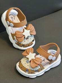 0-4岁女童学步鞋，婴儿凉鞋，防踢防撞时尚甜美百搭公主鞋，2026春夏新款 - 卡其色 - 查看 3