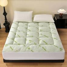 Tấm lót nệm cỡ lớn siêu mềm - Được làm từ sợi tre viscose, giúp giảm đau lưng - Làm mát tự nhiên, phù hợp cho người hay bị nóng khi ngủ, màu xanh lá cây. - Màu xanh Bạc hà - Xem 5