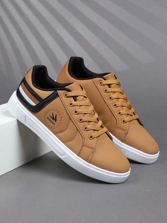 2026 Zapatillas deportivas casuales de corte bajo para hombres en primavera, zapatos deportivos casuales cómodos y transpirables con diseño de patchwork