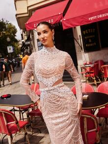 Faeriesty Haute Glamour 高領長袖魚尾禮服，滿鋪亮片與珠飾，修身胸身與腰部鏤空設計，適合晚宴與高級晚會接待 - 杏色 - 查看 2
