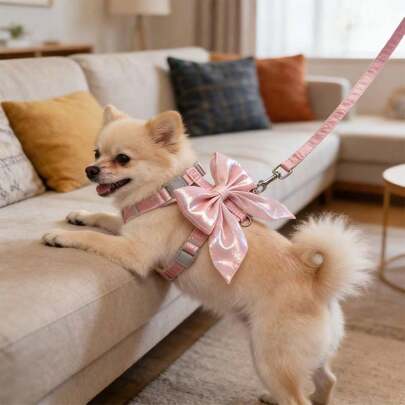 ¡Suave y lindo! Arnés para mascotas con gran lazo rosa brillante (disponible en diferentes tamaños, por favor compre según lo necesite). Llamativo para salir, decoración de gran lazo 3D, correa ajustable para el pecho, equipo de correa de alta calidad para pasear gatos y perros