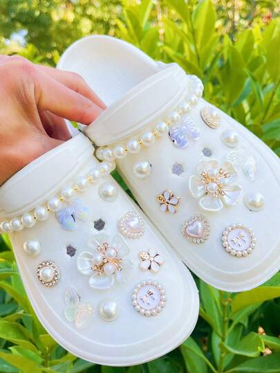 22pcs DIY Garden Shoe Flower Pearl Rhinestone Camellia. 3D Bowknot Shoe Accessories Faux Pearl Chain Detachable Decorative Buttons, Suitable For Beach Shoes, Hollow Shoes, Holiday Gifts, All Seasons