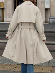 女士简约长款风衣，适合春秋季穿着，配有腰带和口袋，可搭配各种场合。 - 白色 - 查看 3