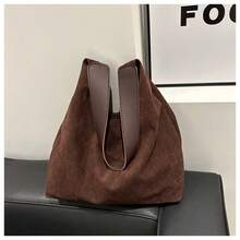 新款时尚实用大号女士单肩包，通勤理想之选。采用麂皮材质，配有宽肩带，可用作斜挎包、手提包或托特包。 - 彩色 - 查看 1