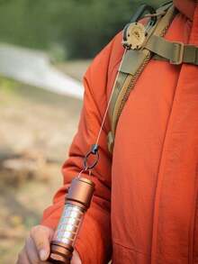 Llavero táctico telescópico con cable de acero - Multifuncional, clip resistente, adecuado para camping y senderismo al aire libre, cordón antiperdi da, con soporte para insignia y tarjeta de identificación. Regalo de Navidad - Multicolor - Ver 5