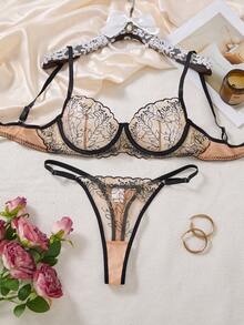 一套两件黑色花卉刺绣女士内衣套装，包括一件薄纱刺绣文胸和一条丁字裤，适合所有季节。 - 黑色 - 查看 1