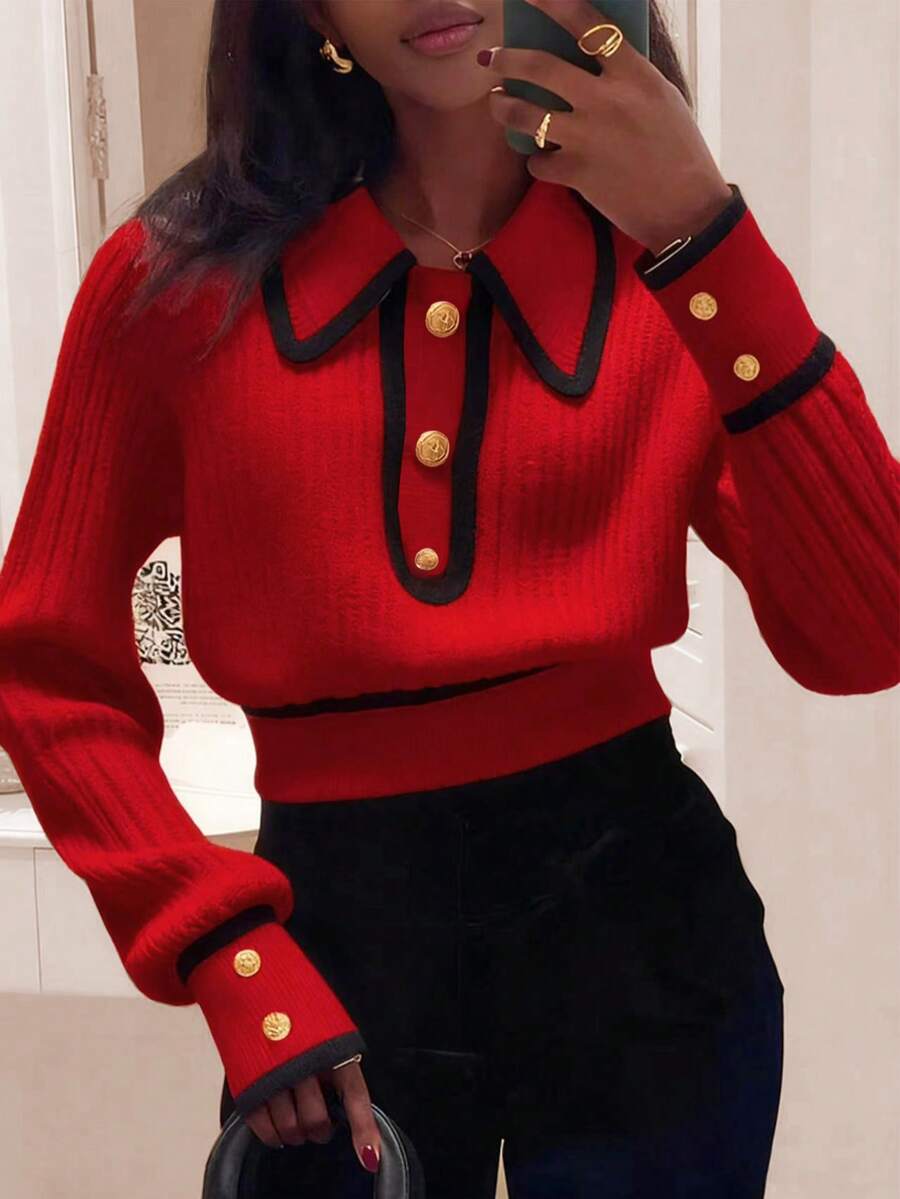 这款女士毛衣采用ins风设计，舒适优雅，个性十足，拼接领口，搭配精致的金色金属纽扣，适合各种场合，如节日、圣诞节、新年、圣诞约会、情人节派对等。修身剪裁，短款设计，通勤、办公皆宜。拼接条纹，撞色设计，前襟纽扣，日常穿着也十分合适。 - 紅色 - 查看 1