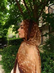 1件装女士鹿纹印花头巾，时尚优雅百搭，轻盈单面印花穆斯林头巾，适合所有季节，日常佩戴或搭配长袍。 - 小鹿棕 - 查看 5