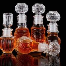 8pcs/4pcs/1pc Set Crystal Glass Whiskey Decanter Set, 1.69oz Mini Glass Decanter With Lid, Elegant Tasting Container, Essential For Home Bar Decoration, Thick Glass Mini Bottle - Oval Shape, Freezable, Multipurpose Decorative Storage Jar (Hand Wash Only), Geometric Bottle Stopper | Material