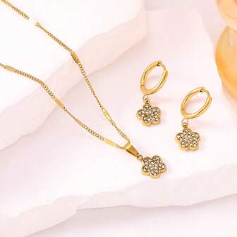 סט תכשיטי תלתן 5 עלי תלתן מצופה זהב 18 קראט, שרשרת תליון משובצת זירקוניה ועגילי חישוק, אביזרים אופנתיים למזל, מעוצבים לנשים
