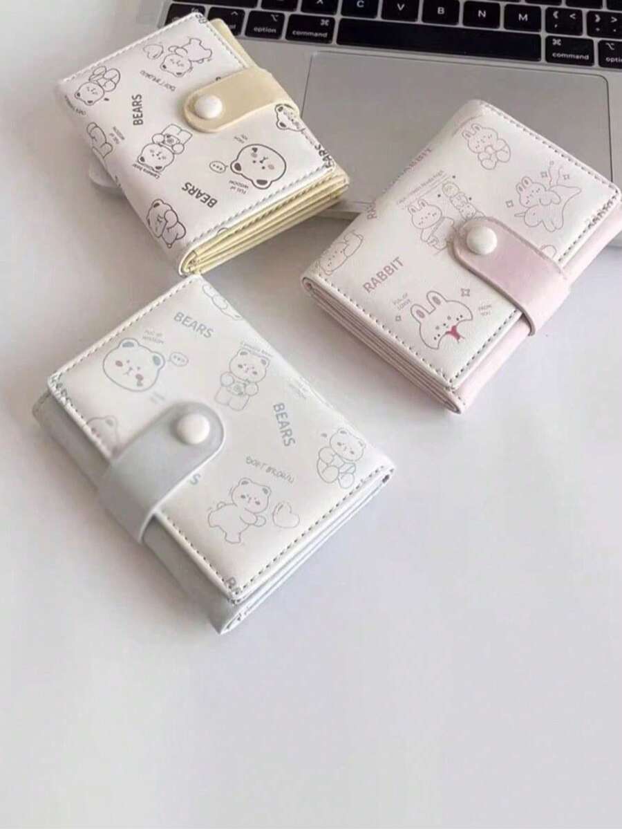 这款可爱的日式短款钱包非常适合学生，可收纳银行卡和零钱。它是一款拉链钱包，尤其适合女性，还可以用作钥匙扣。是送给朋友、爱人、学生或老师的完美情人节礼物——最佳之选！ - 彩色 - 查看 1