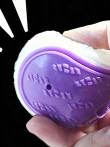 2.5英寸会发出吱吱声的发光狗狗球 - 几何图案，耐用天然橡胶材质，适合所有犬种，无需电池的互动训练玩具，可与宠物磨牙球搭配使用，适合小型至大型犬 - 彩色 - 查看 6