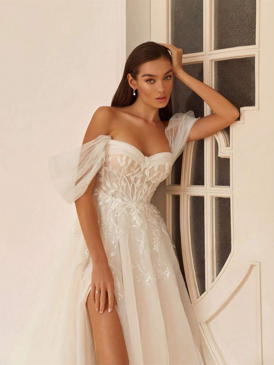 Vintage Classic Off Shoulder Lace Applique High Slit A Line Tulle Formal Wedding Dress,Registry Office Dresses Engagement Bridal Gown,Evening Party Dress Birthday Party Dress Country Wedding,Romantic Church Ceremony Wedding Dress,Suitable For Wedding,Dating,Party,Singles' Party,Vacation,Formal Occasions,Dinner Dress,Prom Dress,Homecoming Dess,Cocktail Party,Wedding Guest Dress,Graduation - 白色 - 查看 1