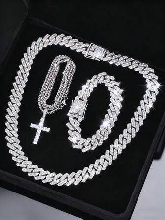 Juego de collar y pulsera con colgante de cruz, con una delicada cadena cubana que le da un toque de estilo hip-hop. Adecuado para uso diario tanto para hombres como para mujeres, y un regalo perfecto para el Día de San Valentín, Navidad o Año Nuevo.