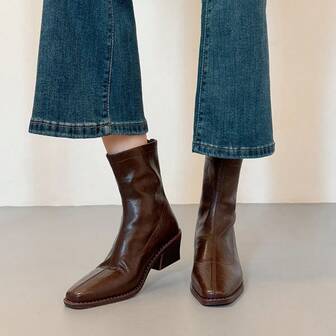 Nuevas botas cortas de cuña con pliegues de estilo occidental para mujer, botas de media pantorrilla de estilo británico vintage