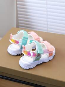 1双女童夏季新款沙滩凉鞋，休闲日常穿着软底平底时尚凉鞋，适合幼儿和小童 - 白色 - 查看 6