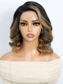 QVR QUEEN VIRGIN REMY QVR 臭鼬条纹波浪波波头假发，真人发，黑色搭配蜂蜜金色，宽松深蕾丝前波波头假发，侧分，预先拔毛，150%密度，透明蕾丝前波波头假发，蓬松头顶，黑帮妻子风格波波头假发，修饰脸型，深蕾丝分缝 - S1/27 - 查看 3