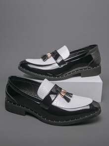 男士尖头复古英伦风流苏乐福鞋，舒适休闲办公正装鞋，适合婚礼等场合 - 黑與白 - 查看 1