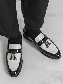 男士尖头复古英伦风流苏乐福鞋，舒适休闲办公正装鞋，适合婚礼等场合 - 黑與白 - 查看 7