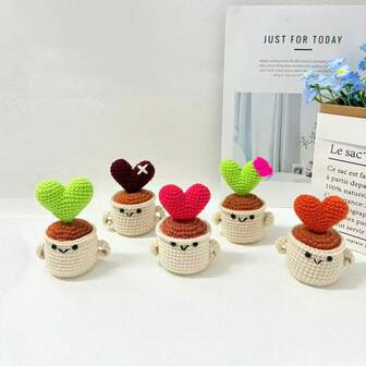 Handgjord virkad hjärtformad krukväxt, söt modell av skrivbordsdekoration, heminredning, diverse små presenter till högtiderna