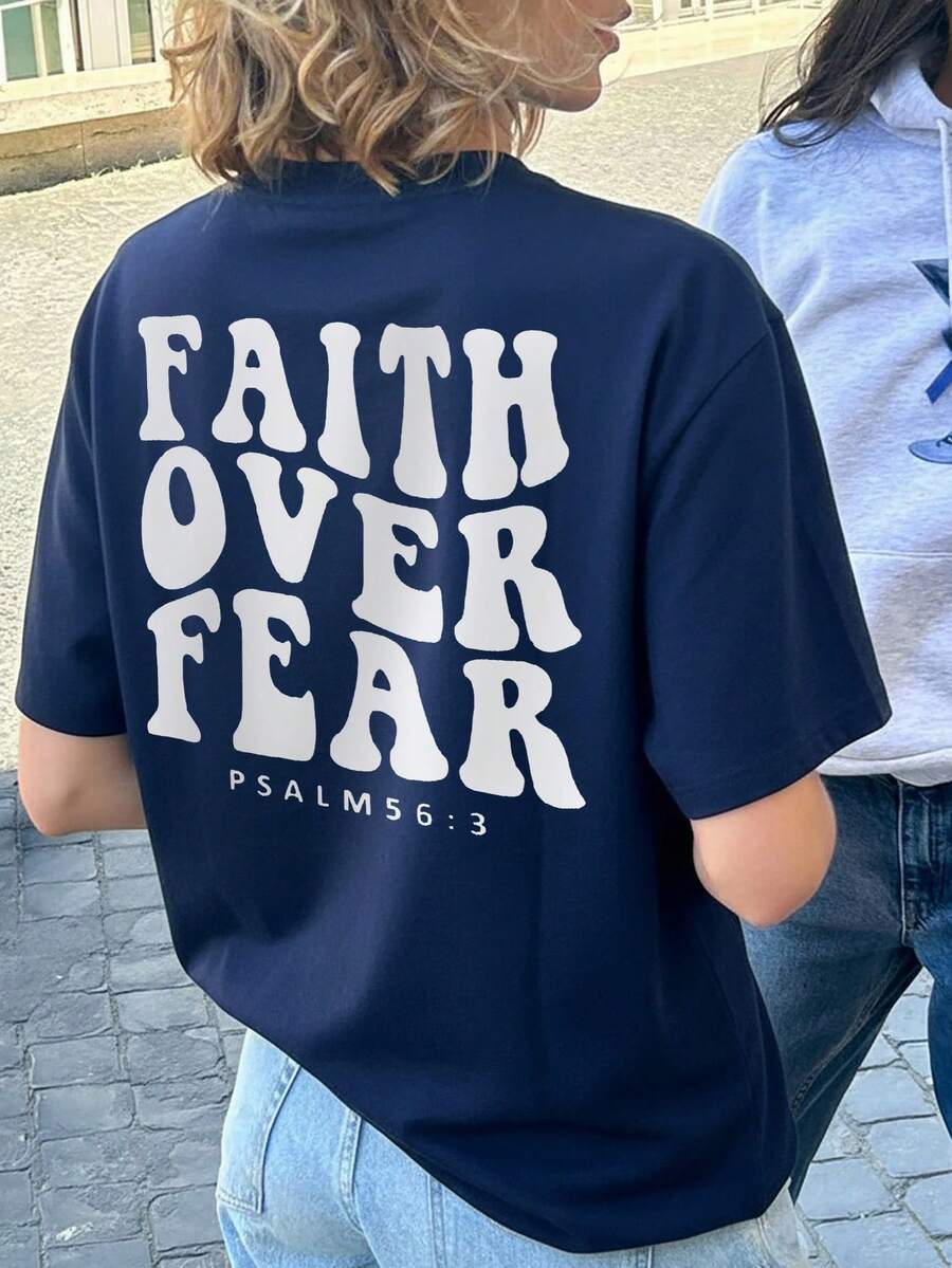 女士休闲度假圆领短袖T恤，印有标语，适合度假穿着。图案T恤，有白色、黑色、粉色可选，适合度假穿着。