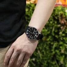Casio 卡西欧 MDV-106-1A 男士潜水表，44毫米黑色表盘，200米防水，不锈钢表圈，树脂表带石英腕表 - 均碼 - 查看 9