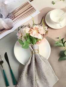 1/6/12/24 Stück Set mit goldenen runden Serviettenringen, minimalistischer Metall Doppelring Serviettenhalter, unisex, wiederverwendbar, geeignet für Familienfeiern, Bankette, minimalistische Serviettenhalter, praktische Platzierung, Party- und Festtagsartikel, Weihnachtstischdekoration, Festtagsgeschenk. Möbelbeschläge, Valentinstag Dekorationen.