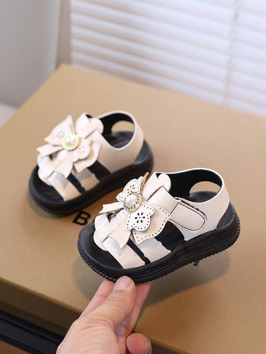 1 Pair Girls Soft Bottom Fashionable Versatile Non-Slip Beach Sandals, Toddler/Little Kid Daily Wear Non-Slip Flat Sandals, Suitable For Baby Toddler Everyday Wear - White - View 1