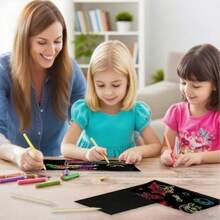 120pcs hojas Scratch Multicolor Paper18x13cm Juego de Papel de Rascar arte Arcoíris con Bolígrafo y plantilla de dibujo Scratching rainbow art crafts dibujos de Graffiti Scratch boards - como en la foto - Ver 6