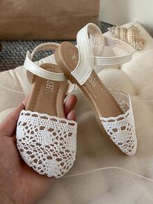 1 双女童人字拖，镂空钩编防滑平底人字拖，休闲甜美度假平底凉鞋 - 白色 - 查看 2