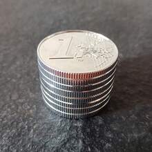 1pc Mini Coin Style Zinc Alloy 4-Layer Grinder, 42mm Diameter Portable Pocket-Sized Herb Grinder, Smoker's Gift, Holiday Gift, Christmas Gift - Silver - View 13