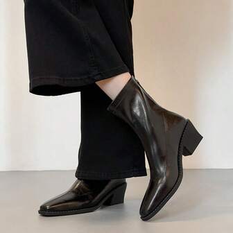 Nuevas botas cortas de cuña con pliegues de estilo occidental para mujer, botas de media pantorrilla de estilo británico vintage