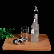 35ml Practical Plastic Liquor Spirit Pourer Flow Wine Bottle Pour Spout Stopper Transparent - Blanco y Negro - Ver 6