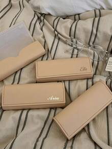 定制真皮眼镜盒，男女通用眼镜盒，硬壳时尚眼镜盒，眼镜保护盒，可定制简约眼镜盒，防水防震，文字个性化定制，复古真皮材质，时尚眼镜收纳盒，方便外出携带，适合学校、家庭和工作场所，学生、上班族和老年人均可使用。 - 彩色 - 查看 2