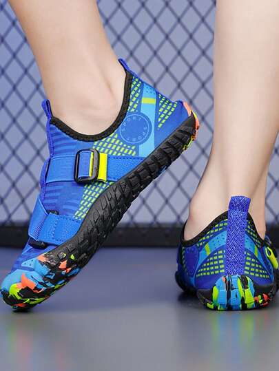 1 Pair Kids' Beach Swimming Comfortable Breathable Shoes, Asymmetrical Color Block, Slip-On With Adjustable Strap, Lightweight Water Shoes