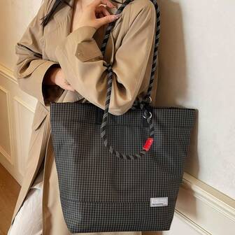 1个休闲单肩包尼龙格纹手提包单肩斜挎包笔记本电脑包旅行背包