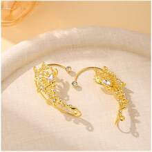 1 Pair Of Butterfly Ear Hooks For Women, Niche Non-Pierced Ear Bone Clips, Versatile Diamond-Encrusted Elf Ear Hooks - Silver - View 3