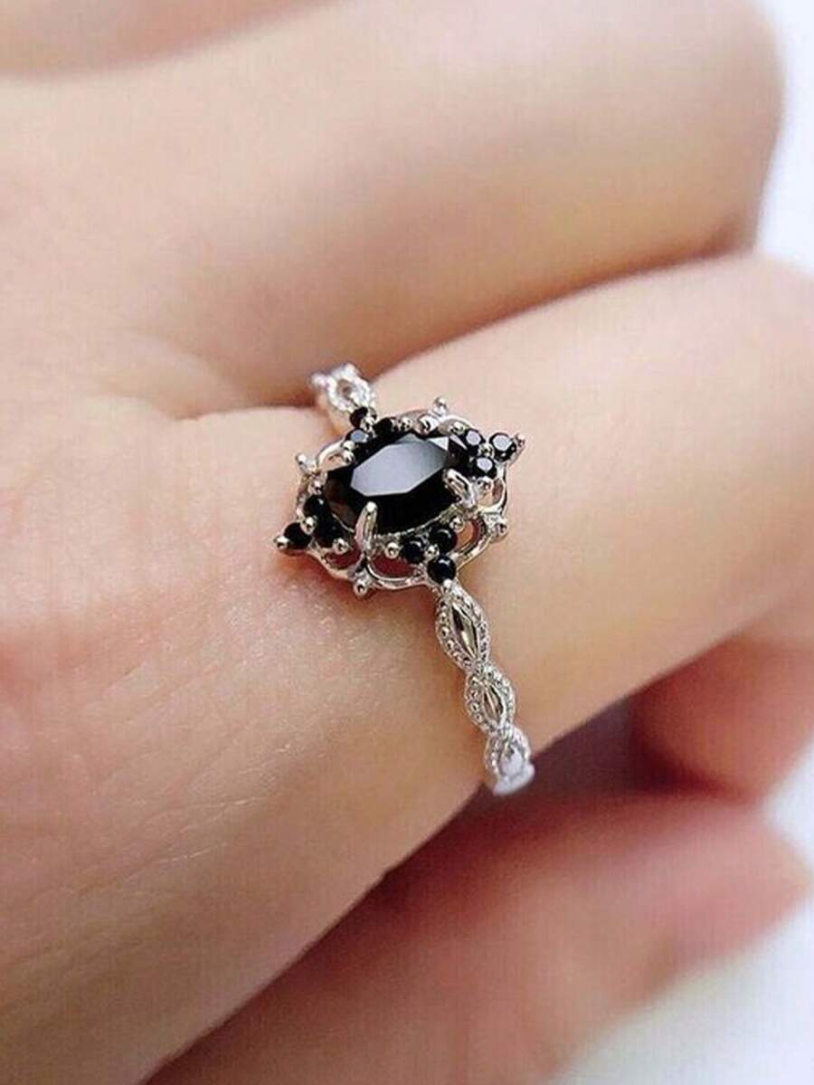 1 Pc Stylish And Exquisite Openwork Geometric Design Copper Ring With Diamonds In Black, Suitable For Women's Everyday Wear, Parties, Dates, And Banquets. It's Also A Great Everyday Gift, Valentine's Day Present, Or Jewelry Gift. - màu đen - Xem 1