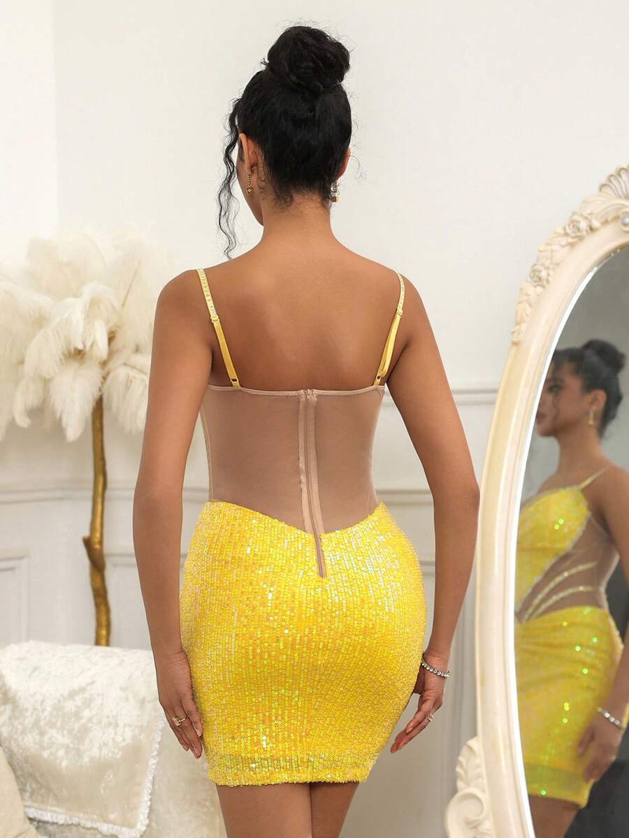 NIKBK Đầm ngắn dự tiệc, dạ hội, đêm tiệc ngắn ôm sát cơ thể màu vàng ánh kim đính đá, cổ hình trái tim, dây mảnh, eo lệch, chất liệu xuyên thấu, ôm sát tôn dáng, thích hợp cho ngày Valentine và đám cưới mùa xuân.