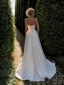 Elegant Sexy Strapless Corset Basque Waist Satin A Line Formal Bridal Dress Registration Wedding Dress For Bride,Bridal Fashion,Evening Party Dress Bridal Gowns,Romantic Church Ceremony Wedding Dress,Suitable For Wedding,Party,Singles' Party,Vacation,Bride,Formal Occasions,Dinner Dress,Prom Dress,Homecoming Dress,Cocktail Party - 白色 - 查看 2