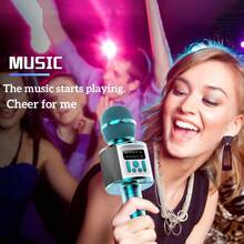 1200mAh可充电卡拉OK麦克风，手持无线麦克风音箱，适合作为圣诞节和生日礼物，老少皆宜。这款麦克风可用于手机唱歌、现场表演、无线音箱麦克风，还可用于电视唱歌，并具备变声功能，是家庭卡拉OK的理想之选。